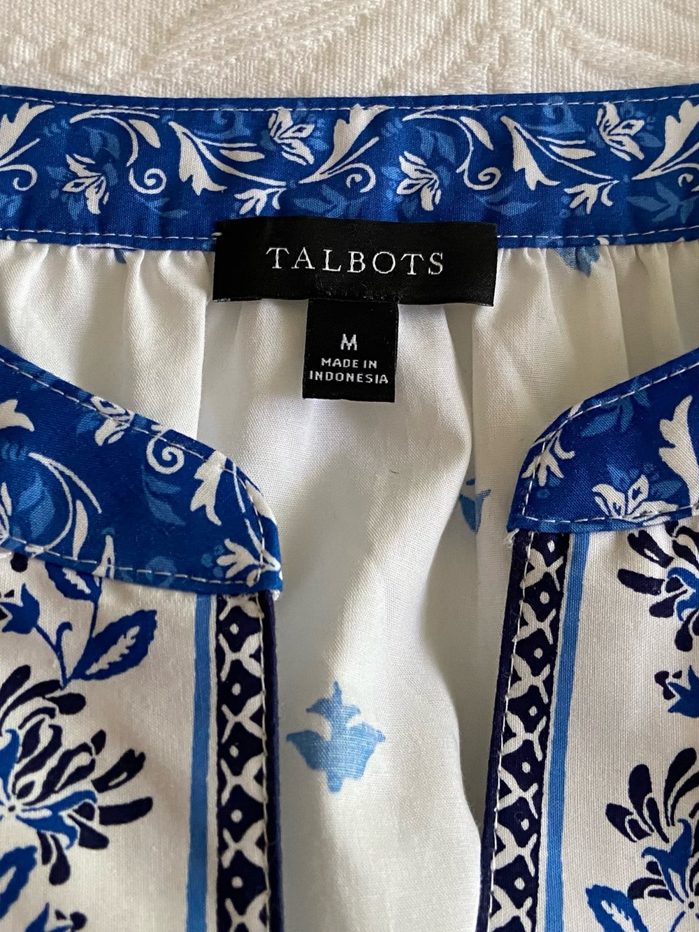 Talbots Top 💙 NEW - Picture 6 of 6